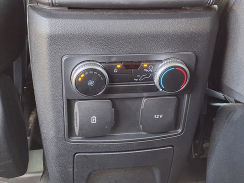 Used 2023 Ford Explorer XLT image 15