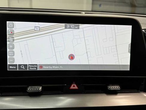 Used 2024 Kia Sportage EX image 21