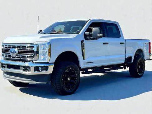 Used 2024 Ford F250 XLT image 2