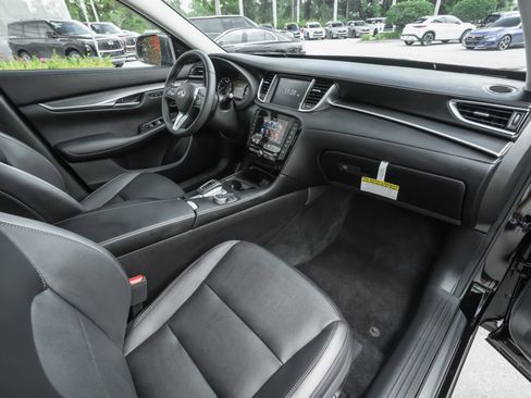 Used 2025 INFINITI QX50 Luxe image 36