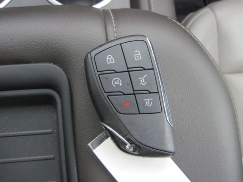 Used 2023 Chevrolet Tahoe Z71 w/ Off-Road Capability Package image 29