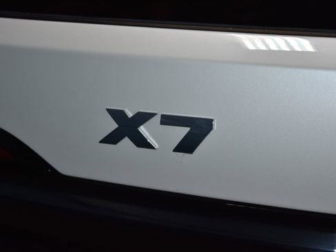 Used 2025 BMW X7 M60i AWD/4WD image 32
