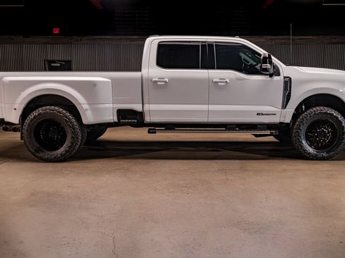 Used 2026 Ford F350 Lariat AWD/4WD image 11