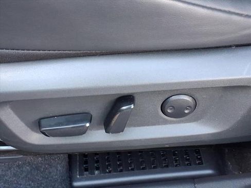 Used 2023 Nissan Rogue SV w/ SV Premium B Package image 16