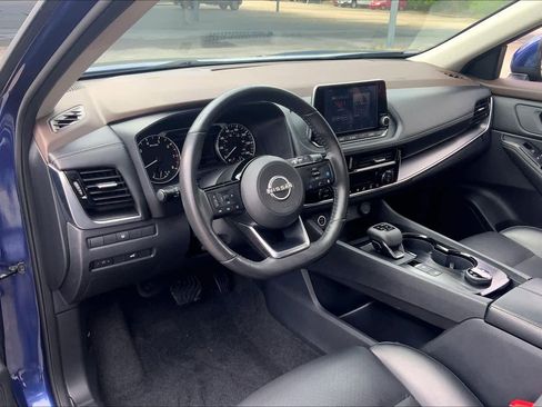Used 2023 Nissan Rogue SV w/ SV Premium Package AWD/4WD image 18