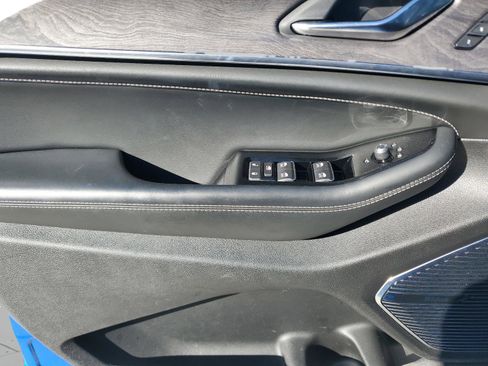 Used 2024 Jeep Grand Cherokee Overland w/ Advanced Protech Group III image 27