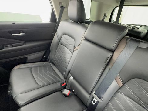 Certified 2025 Nissan Pathfinder Platinum AWD/4WD image 15
