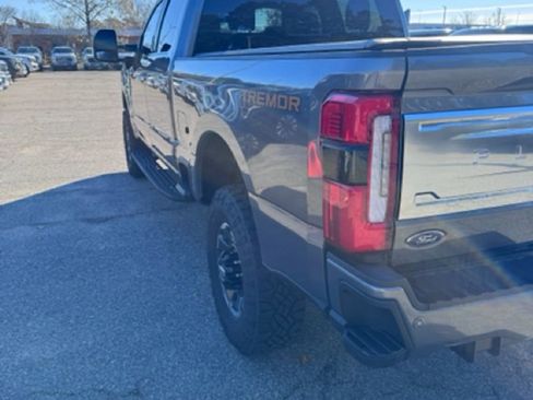 Used 2024 Ford F350 Platinum w/ Tremor Off-Road Package image 7