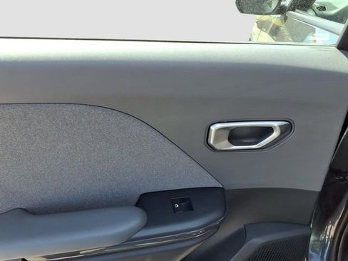 Used 2025 Kia K4 EX image 8