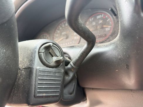 Used 2004 Pontiac Montana Extended w/ Convenience Package #2 FWD image 29