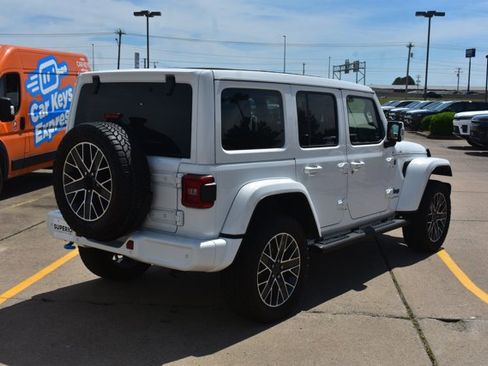Used 2024 Jeep Wrangler High Altitude AWD/4WD image 5