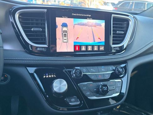 New 2026 Chrysler Pacifica Select w/ S Appearance Package image 12