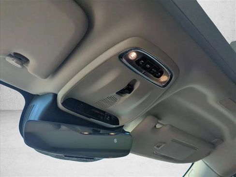 Used 2020 Volvo S60 T6 Momentum image 15