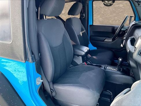 Used 2017 Jeep Wrangler Sport image 7