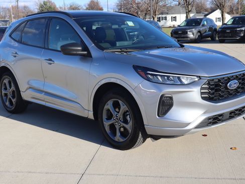 Used 2023 Ford Escape ST-Line w/ Tech Pack #1 image 4