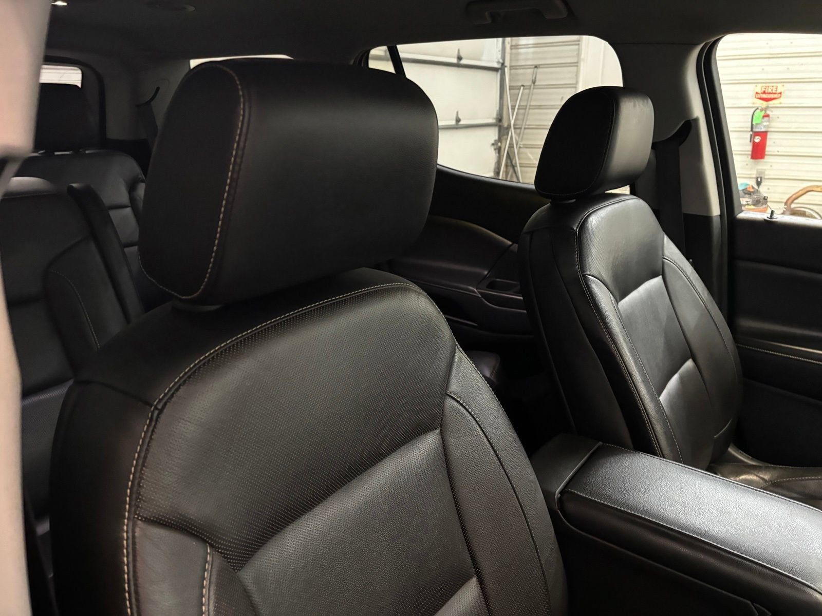 Used 2018 GMC Acadia SLT AWD/4WD image 25