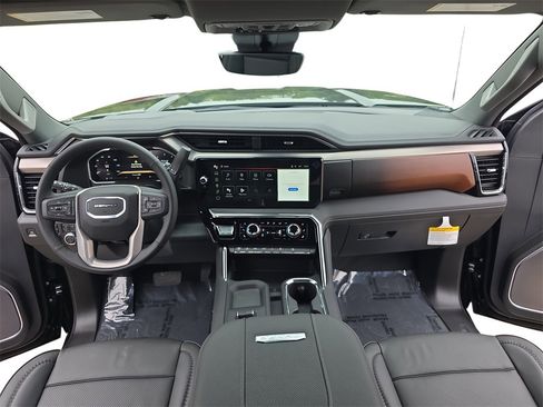 New 2026 GMC Sierra 2500 Denali w/ Denali Reserve Package image 9