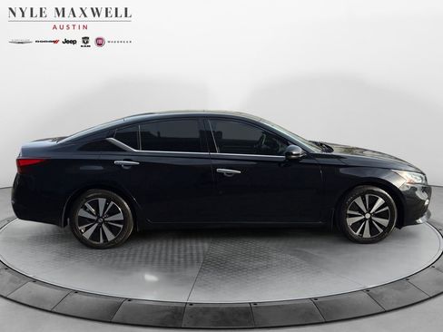 Used 2019 Nissan Altima 2.5 SV image 17