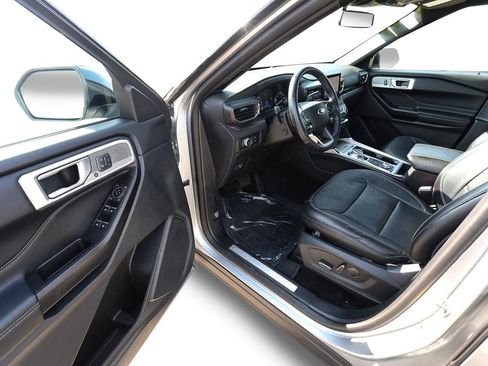Used 2020 Ford Explorer Limited AWD/4WD image 12