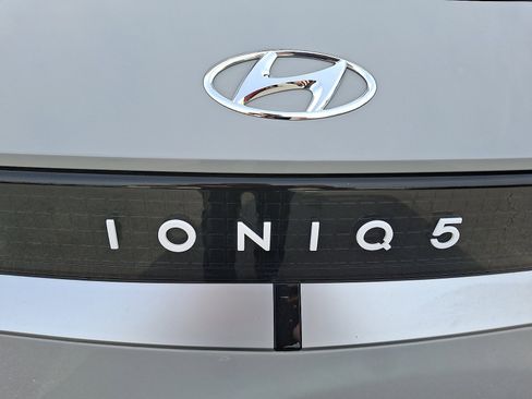 Certified 2022 Hyundai Ioniq 5 SE image 32