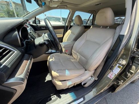 Used 2017 Subaru Outback 2.5i Limited AWD/4WD image 12