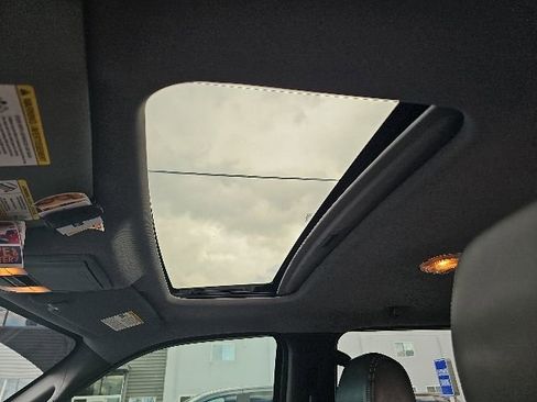 Used 2011 Ford F150 Lariat w/ Lariat Chrome Pkg AWD/4WD image 12