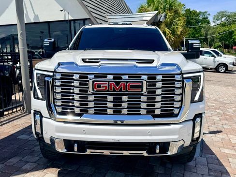 Used 2024 GMC Sierra 3500 Denali AWD/4WD image 4