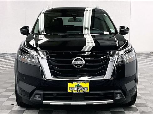 Used 2022 Nissan Pathfinder Platinum AWD/4WD image 4