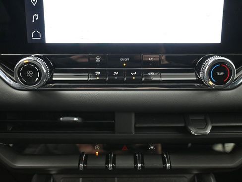 Used 2023 GMC Canyon Elevation image 23