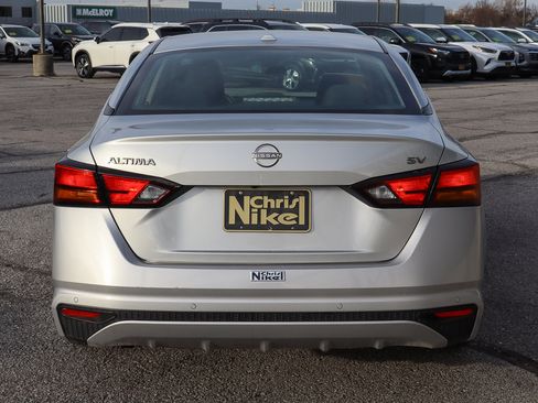 Used 2023 Nissan Altima 2.5 SV image 5