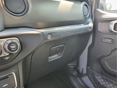 Used 2019 Jeep Wrangler Unlimited Sport S AWD/4WD image 22