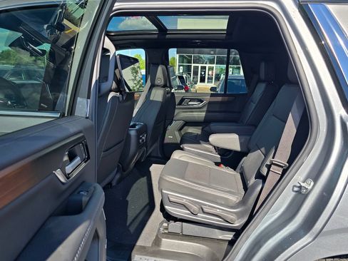 New 2026 GMC Yukon Denali w/ Denali Reserve Package AWD/4WD image 25