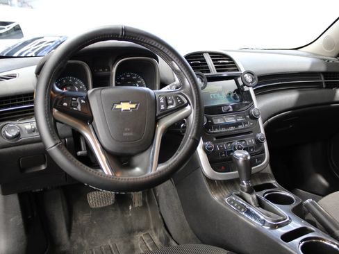 Used 2015 Chevrolet Malibu LT image 7