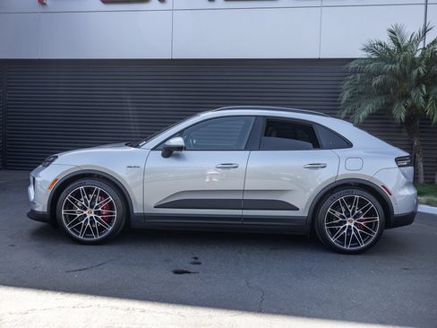 Certified 2026 Porsche Macan 4S Electric AWD/4WD image 2