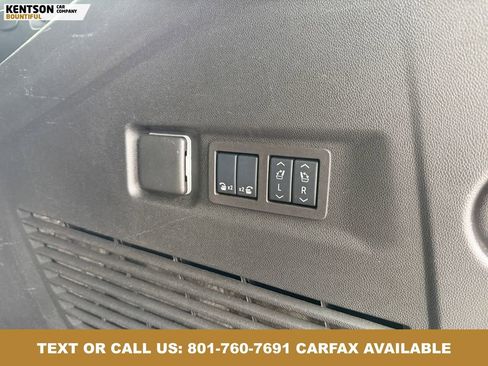 Used 2025 GMC Yukon XL Denali AWD/4WD image 35