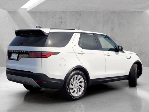 Used 2024 Land Rover Discovery S AWD/4WD image 5