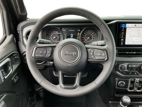 New 2025 Jeep Gladiator Sport image 17