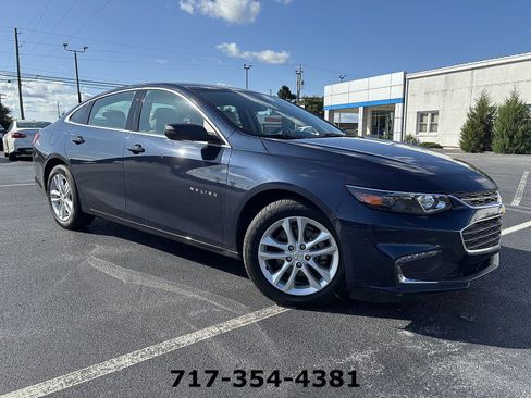 Used 2018 Chevrolet Malibu LT w/ Leather Package FWD image 1