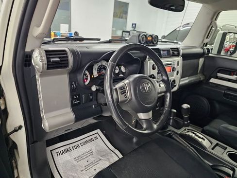 Used 2013 Toyota FJ Cruiser 4WD w/ Upgrade Pkg image 7