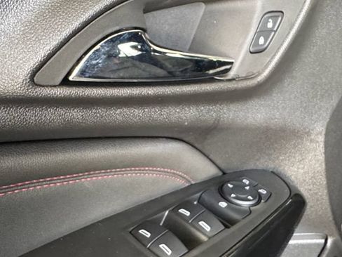 Used 2025 Chevrolet Trax RS w/ Driver Confidence Package FWD image 5