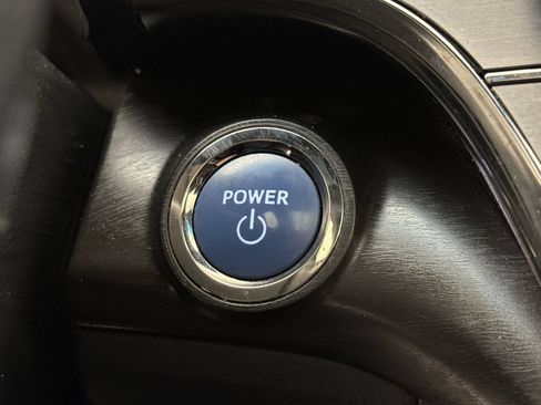 Used 2017 Toyota Avalon Limited w/ All Weather Liner Package FWD image 22
