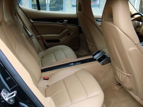 Used 2012 Porsche Panamera 4 image 18