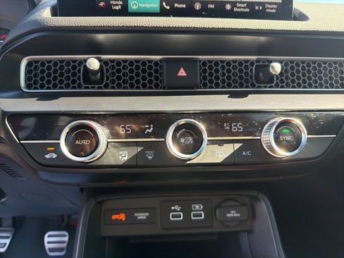 Used 2023 Honda Civic Type R image 9