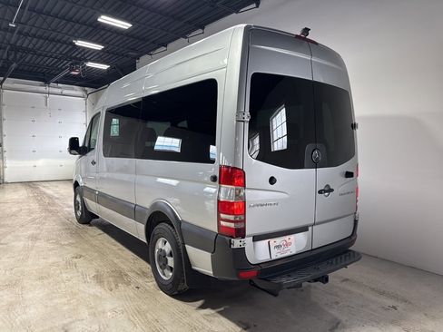 Used 2015 Mercedes-Benz Sprinter 2500 image 5