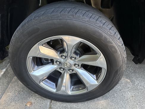 Used 2021 RAM 1500 Limited w/ Body Color Bumper Group RWD image 17