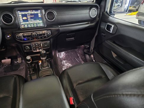 Used 2023 Jeep Wrangler Unlimited Sahara w/ Safety Group AWD/4WD image 18