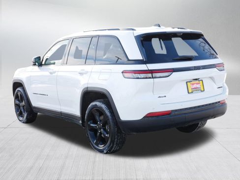Used 2023 Jeep Grand Cherokee Limited w/ Luxury Tech Group II image 5