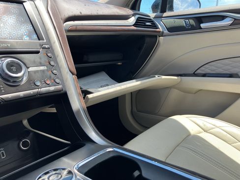 Used 2017 Ford Fusion Platinum FWD image 22
