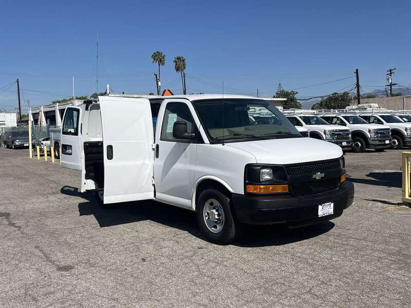 Used 2014 Chevrolet Express 2500 RWD image 3