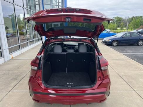 Used 2023 Nissan Kicks SR w/ SR Premium Package FWD image 6